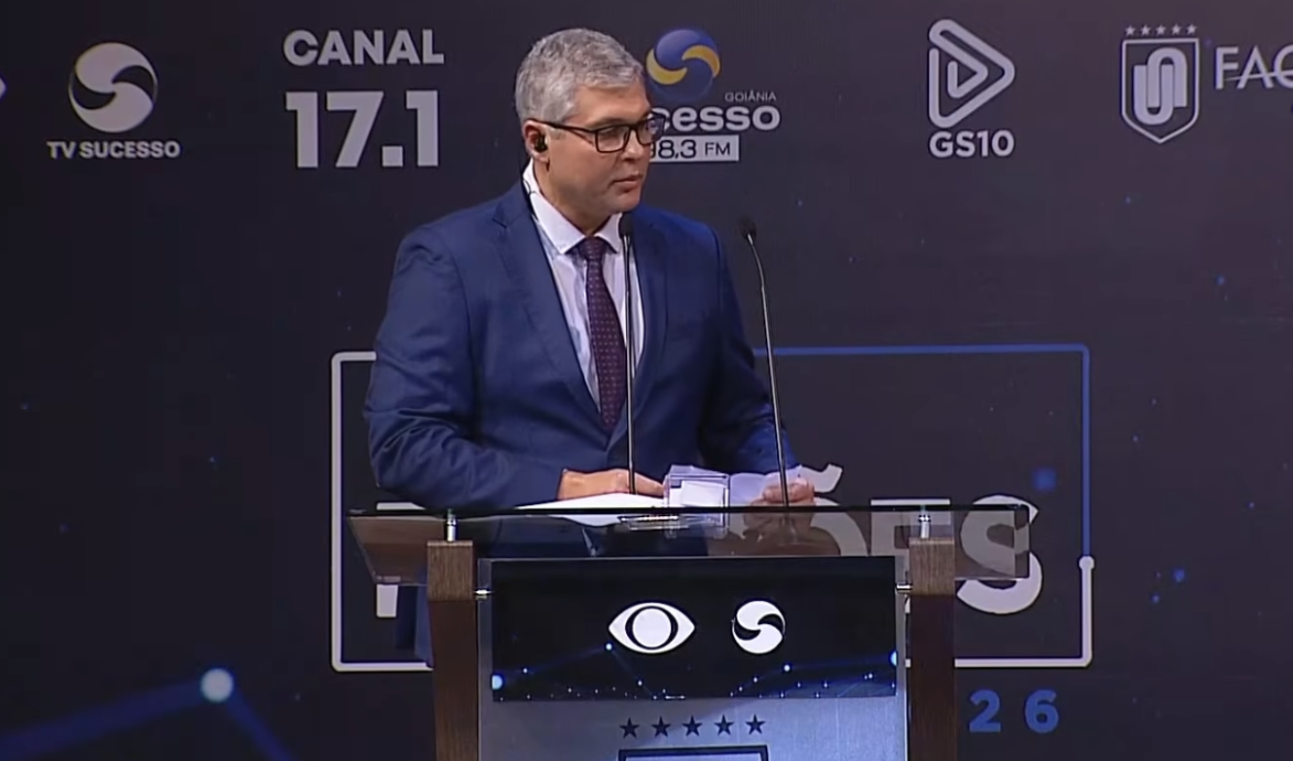 Debate ao Governo de Goiás começa com ausência de Daniel e candidatos definem tom da disputa