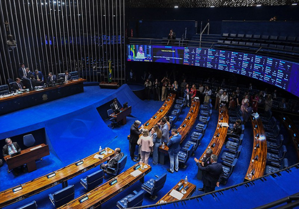 Senado aprova US$ 1,8 bilhão em empréstimos para estados e municípios; Águas Lindas de Goiás recebe US$ 50 milhões