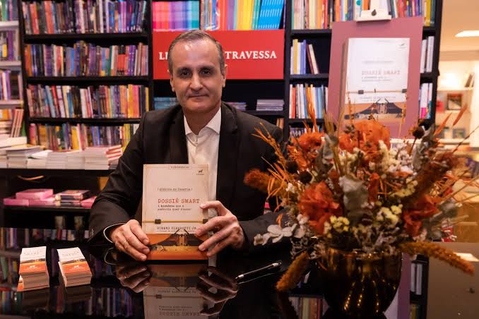Quem é o coronel brasileiro condenado por críticas às Forças Armadas em livro