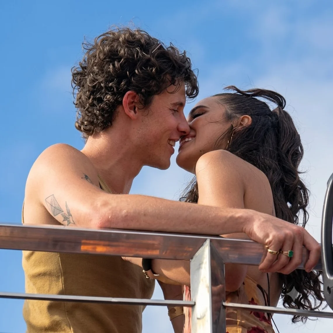 Quem é Bruna Marquezine? Namoro com Shawn Mendes faz estrangeiros descobrirem atriz