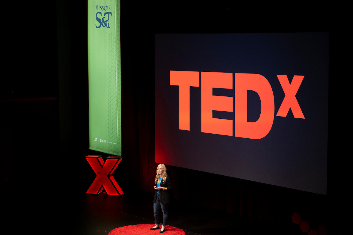 TEDxGoiânia debate inteligência artificial e desinformação em evento gratuito