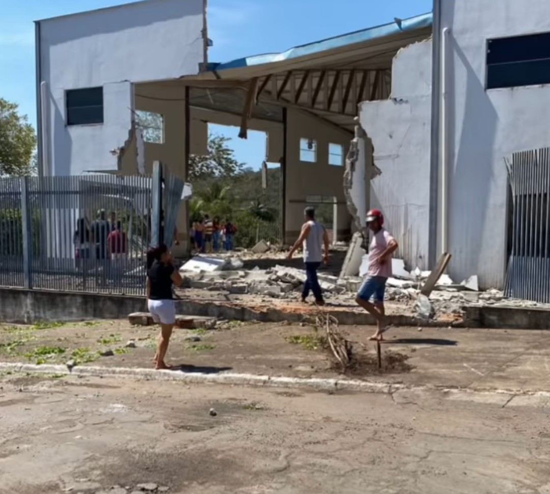 Tragédia em Crixás: caminhão invade salão de igreja e mata duas pessoas