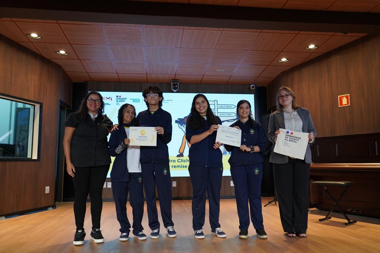 Estudantes do Lyceu de Goiânia conquistam 1º lugar em concurso da Embaixada da França