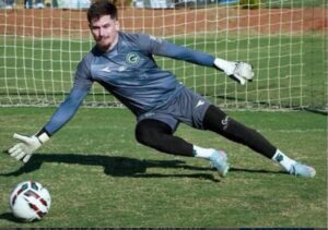 Ídolo do Goiás, Tadeu completa 400 jogos com a camisa esmeraldina
