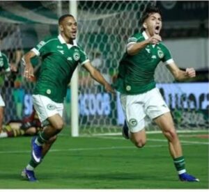 Lucas Rodrigues comemora o primeiro gol esmeraldino na vitória contra o São Bernardo