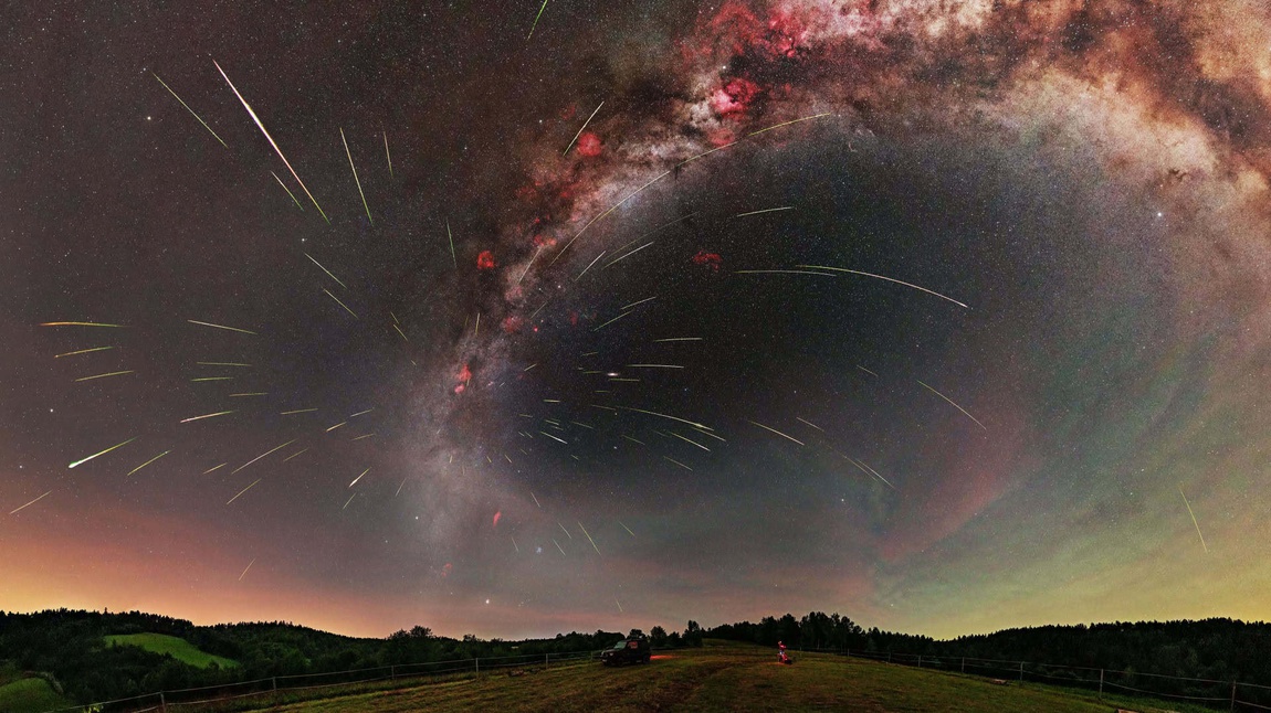 Chuva das Perseidas registrada na Polônia em 2024. Foto: Marcin Rosadziński via APOD NASA. Chuva das Perseidas registrada na Polônia em 2024. Foto: Marcin Rosadziński via APOD NASA.