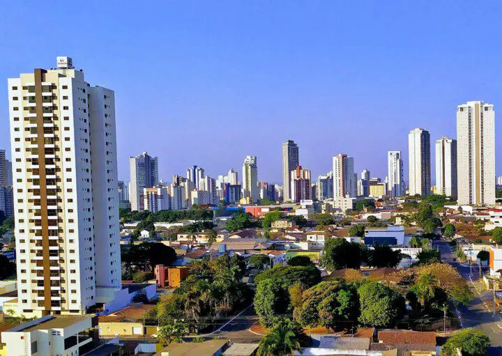 IPTU não pode ser cobrado com base apenas na área do imóvel, decide STF