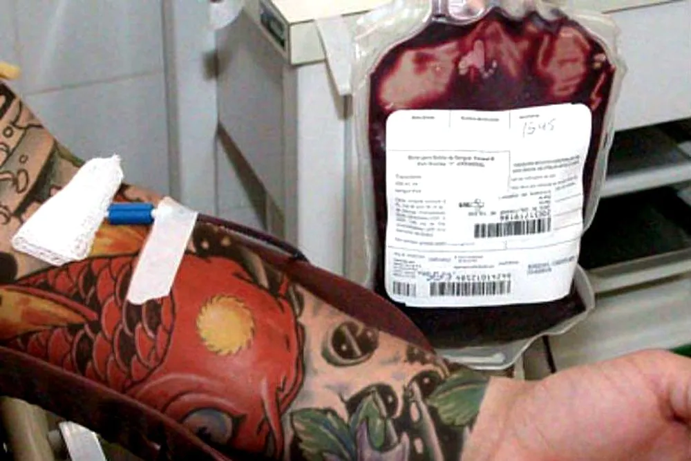 Regras de doação de sangue para quem tem piercing e tatuagem são alteradas; entenda