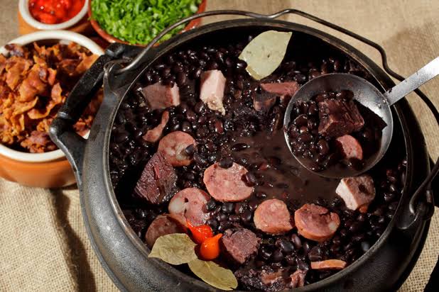Feijoada, chope e cervejas especiais de graça em Goiânia neste sábado; saiba como participar