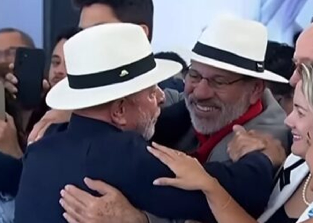 Em campanha por vaga na Câmara, Delúbio organiza caravana de Goiás para ato de Lula no ABC
