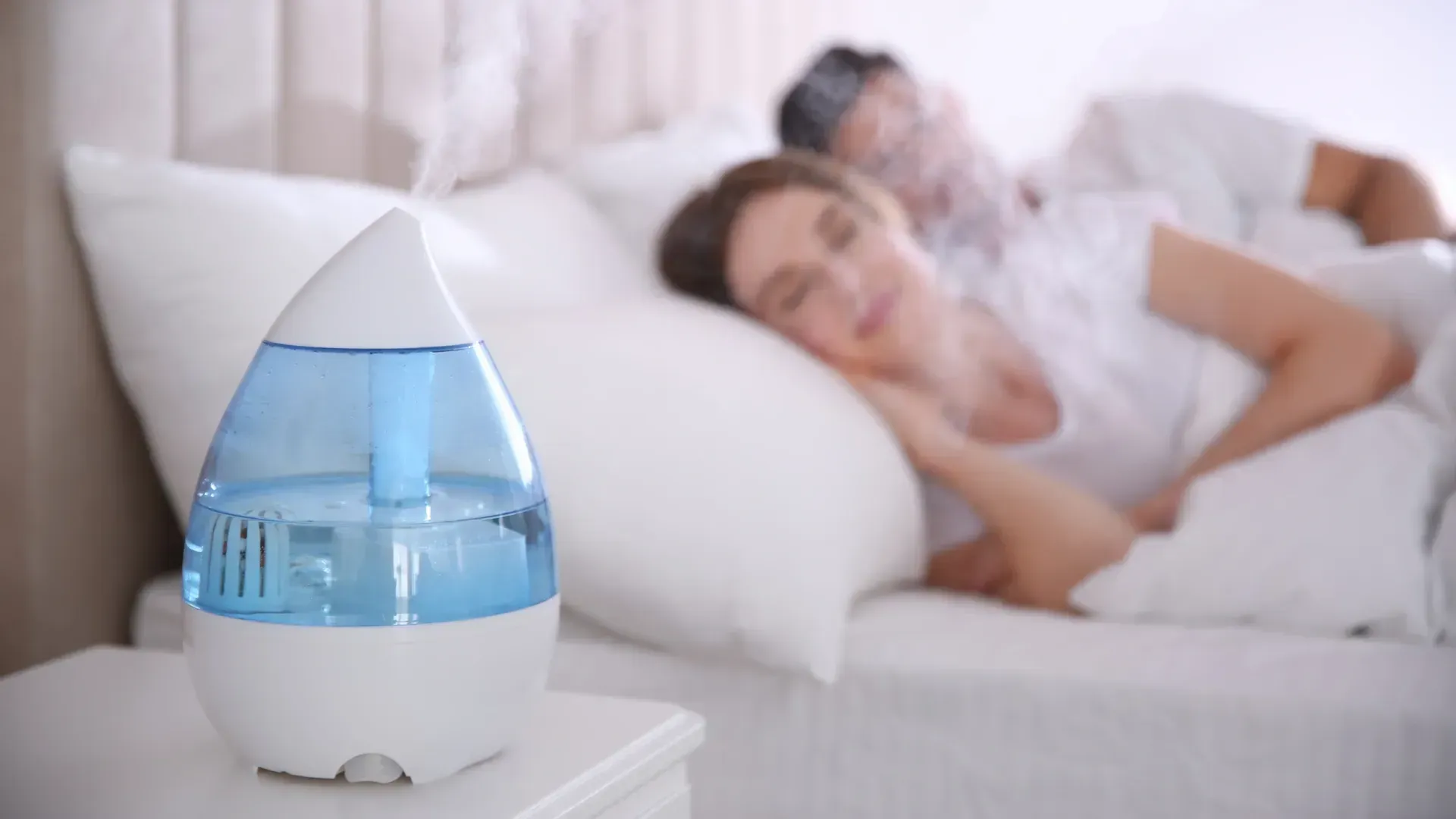 Dormir com o umidificador ligado: alívio ou risco para a saúde? Especialistas alertam que hábito pode fazer mal