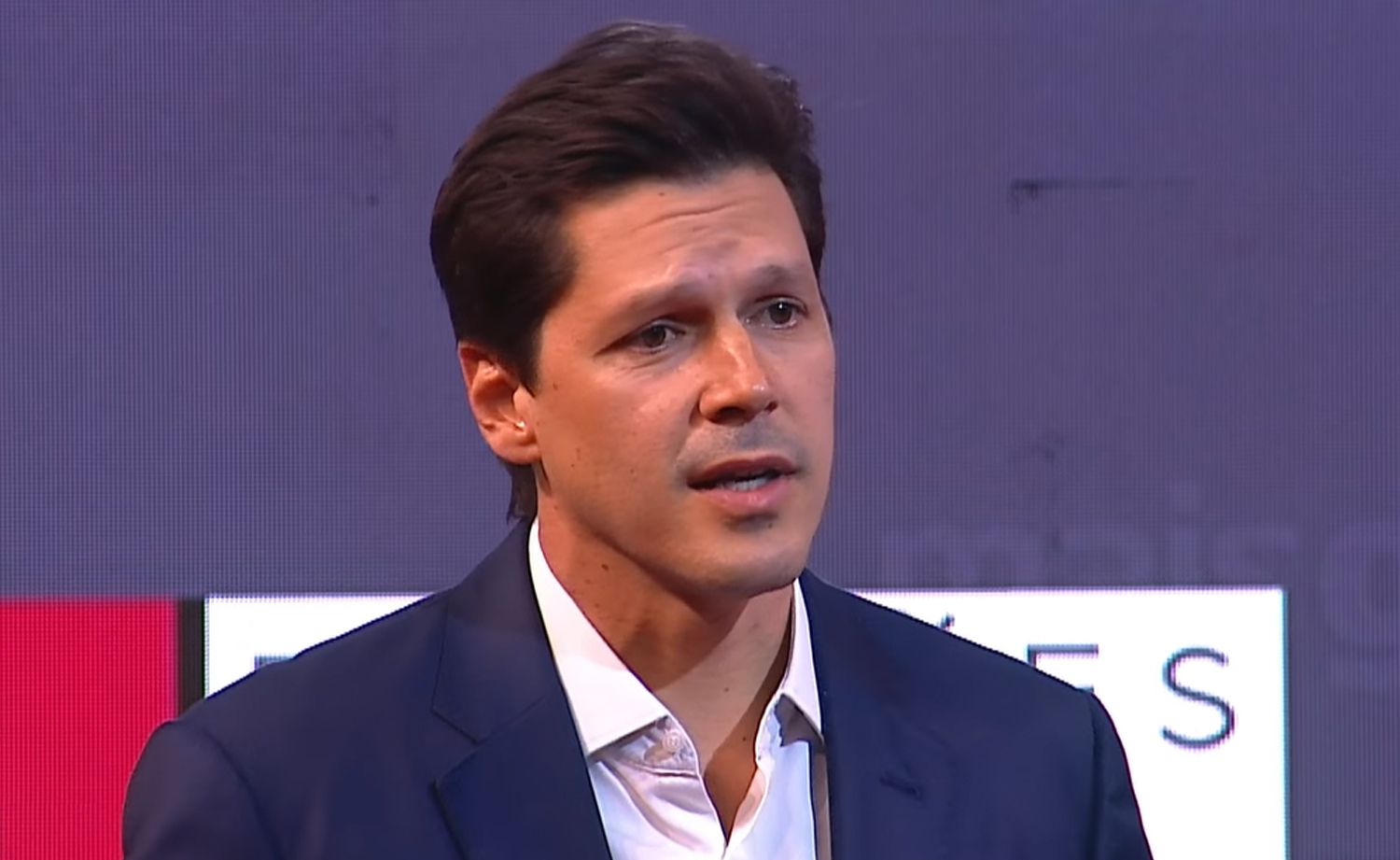 Daniel e Marconi trocam acusações sobre saúde no terceiro bloco de debate em Goiás