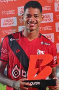 Marrony deve voltar no clássico de sábado contra o Goiás