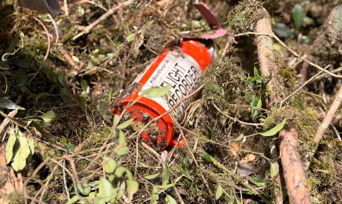 Cenipa recupera caixa-preta de helicóptero em que estava o cantor Rick
