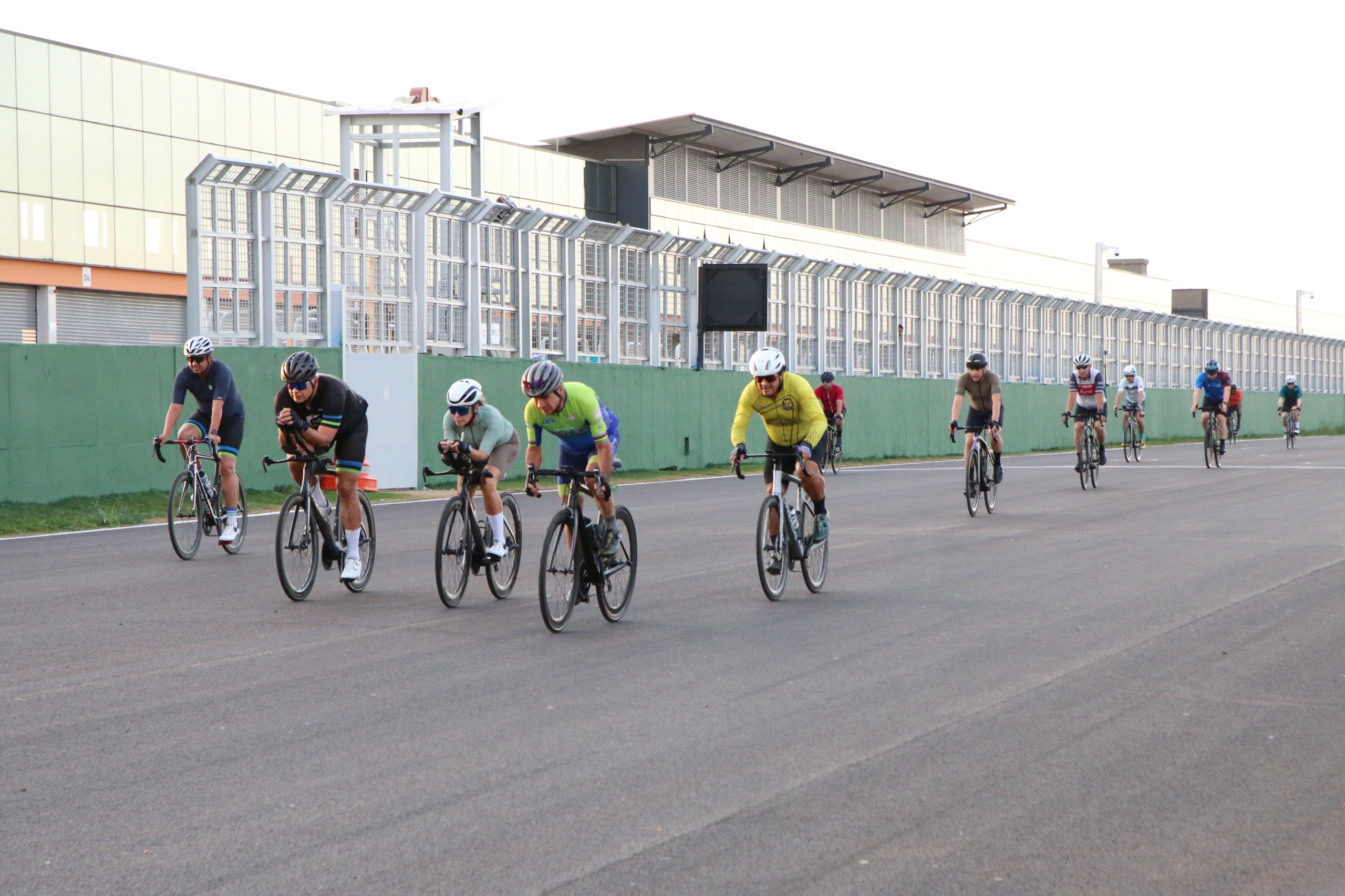 Autódromo de Goiânia reabre pista para treinos de ciclismo e corrida de rua