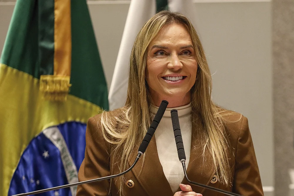 Celina Leão é reeleita governadora do DF, projeta Datafolha