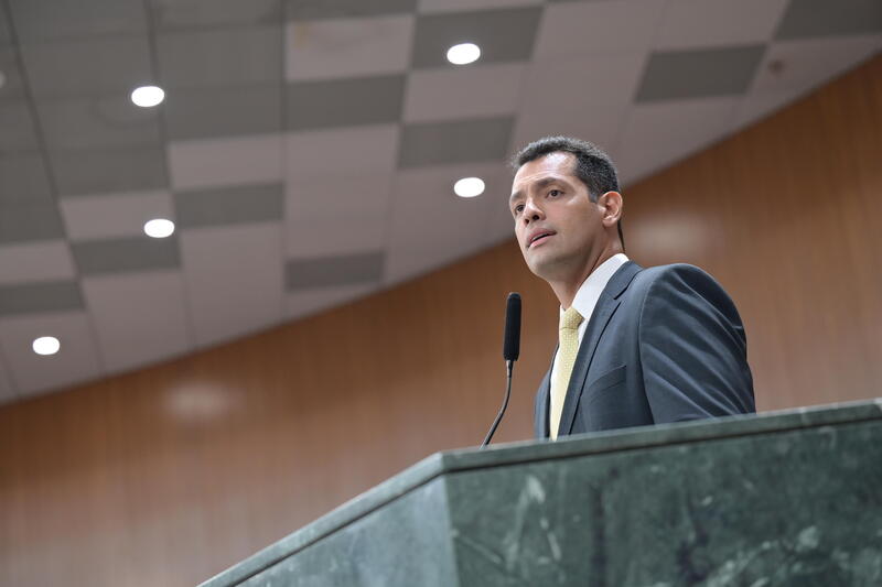 Deputado goiano critica proposta federal de Lula sobre perdão de dívidas para MEIs