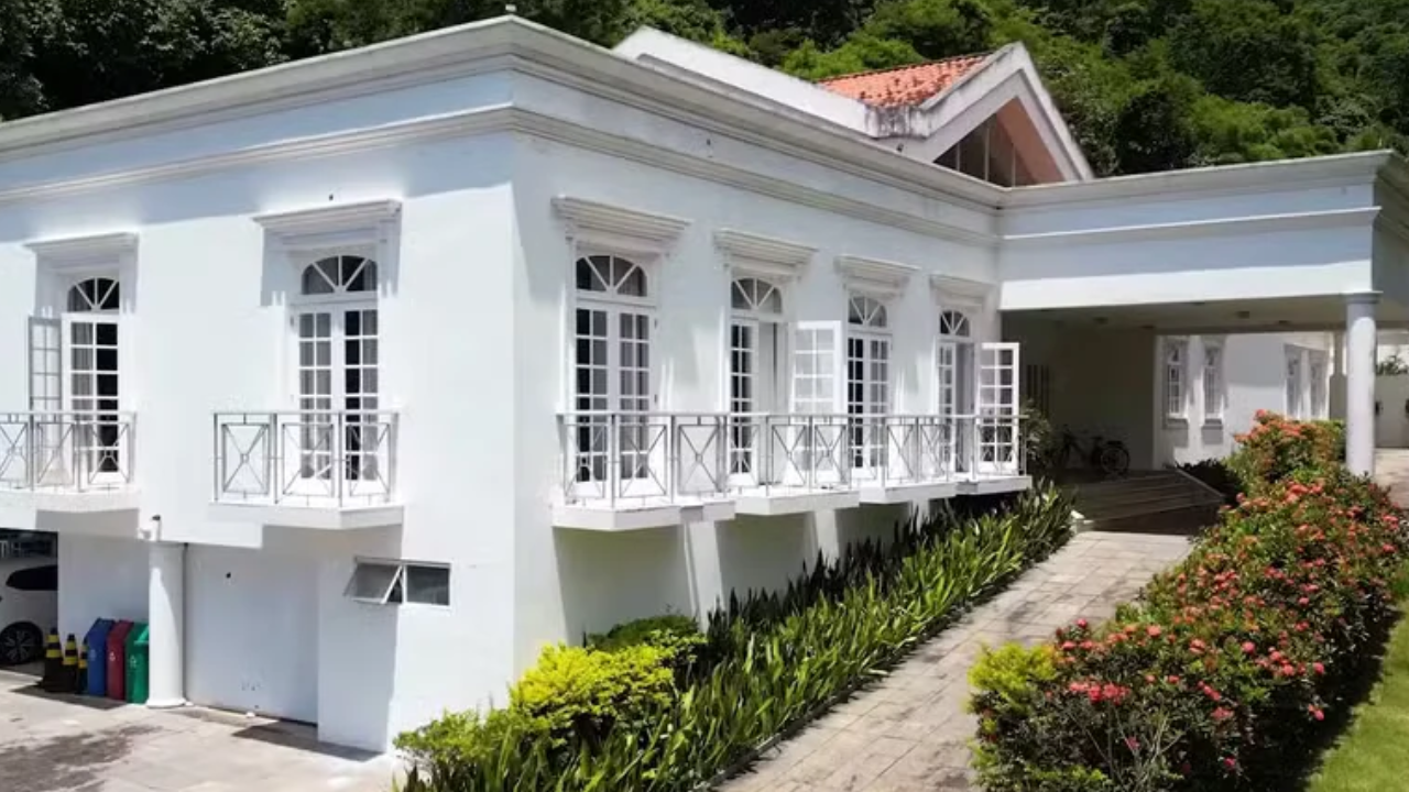 Veja detalhes da mansão de Renato Aragão que foi penhorada por dívida R$ 676 mil em IPTU atrasado