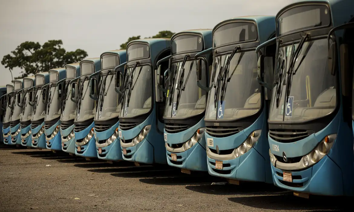 Justiça exige frota completa de ônibus em Salvador e fixa multa de R$ 1 milhão por hora