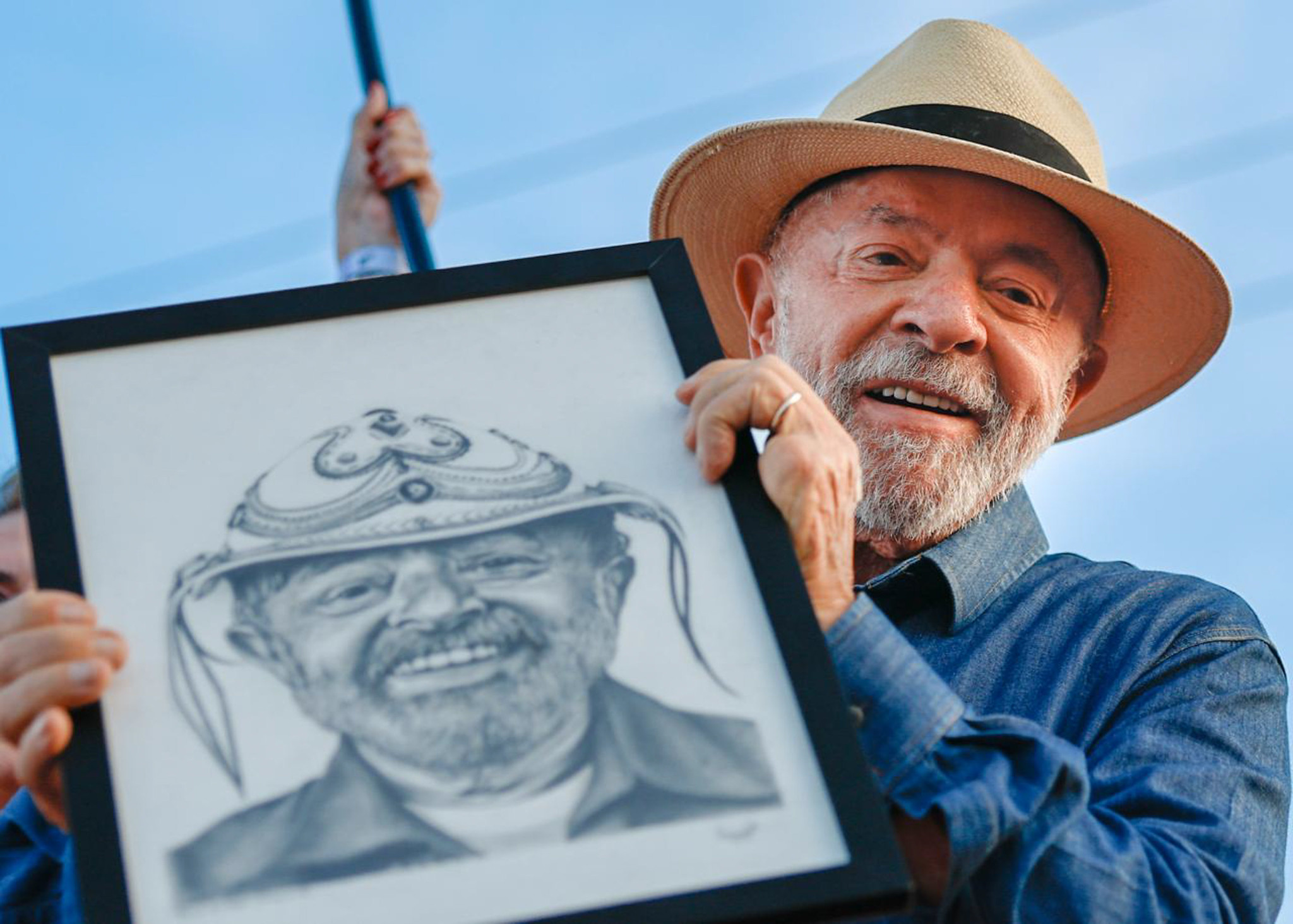 Lula dobra aposta com Flávio e não se opõe a abrir sigilo de Marcola