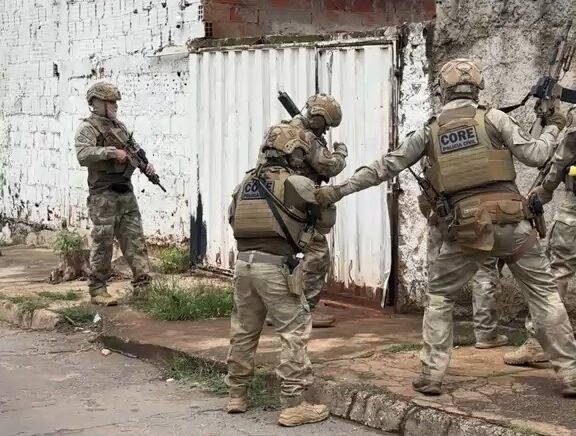 Polícia prende suspeito de tráfico de drogas no Jardim das Hortênsias, em Goiânia