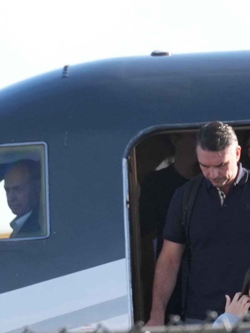 Quando a família vem antes do Brasil: Flávio Bolsonaro apenas repete o roteiro