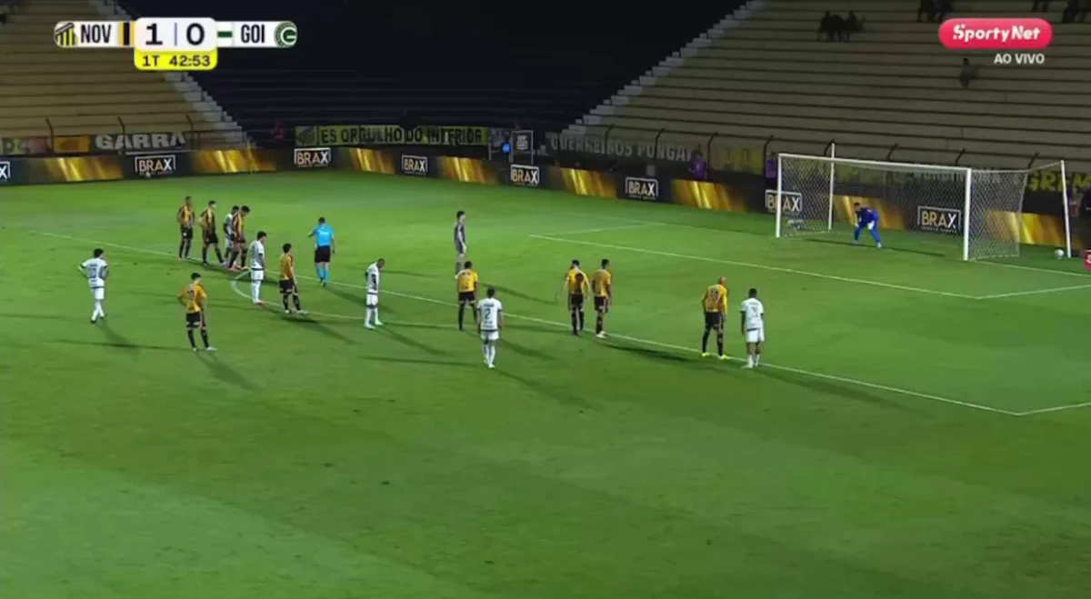Mozart finalmente reconhece futebol vergonhoso do Goiás