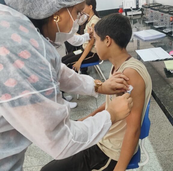 Vacinação em colégios militares de Aparecida de Goiânia segue até sexta (23)