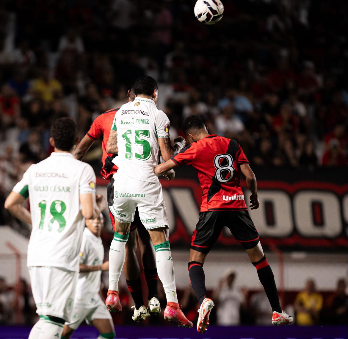 Atlético passa sem dificuldades pelo America-MG