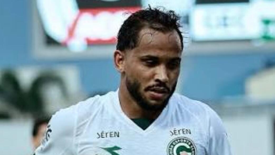 Lourenço volta ao meio de campo do Goiás hoje contra o Athletic-MG