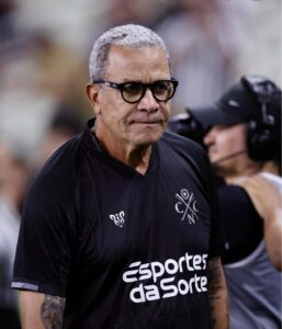 Helio dos Anjos de volta ao Goiás?
