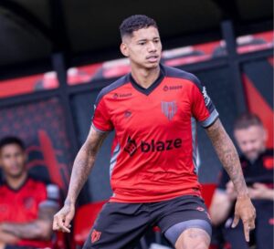 Marrony deve desfalcar o Atlético contra o Sport