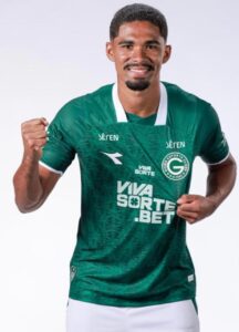 Recuperado de contusão, Kadu Souza está de volta ao time titular do Goiás