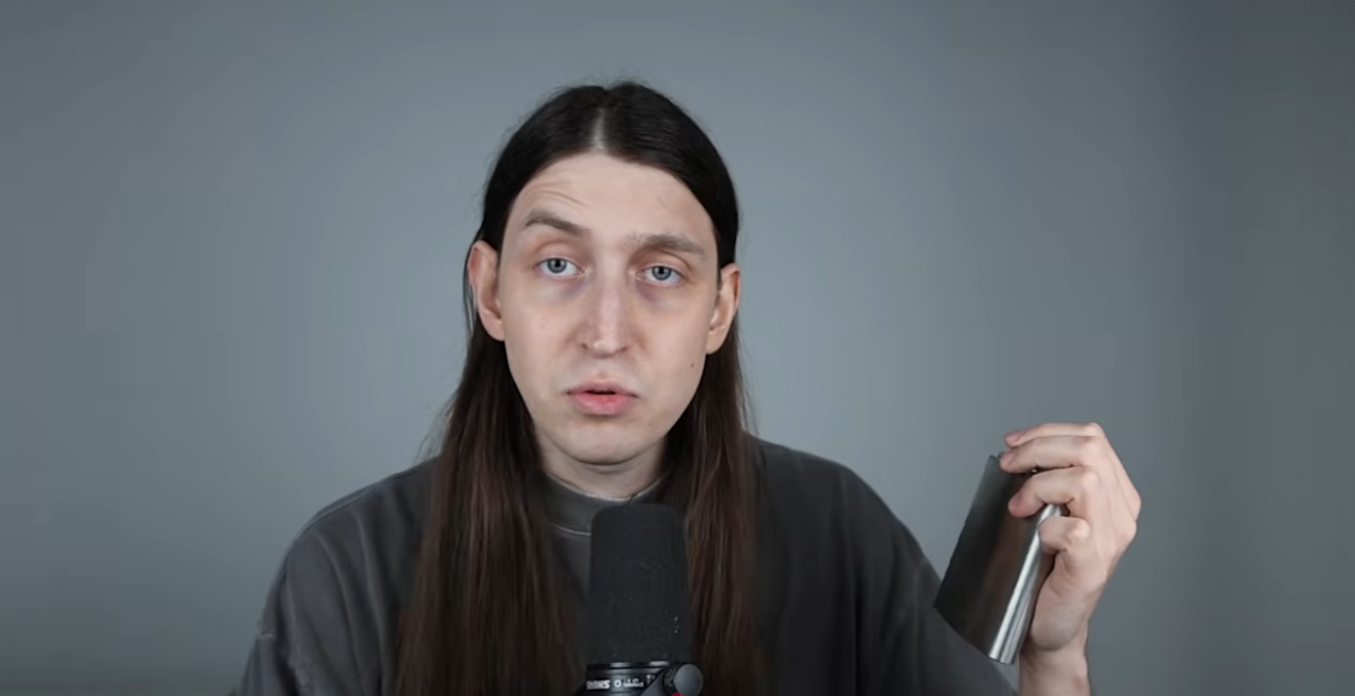 Felca volta ao YouTube após “Adultização” e conta o que viveu longe das câmeras