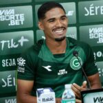 Kadu Souza, artilheiro do Goiás na Série B com 11 gols