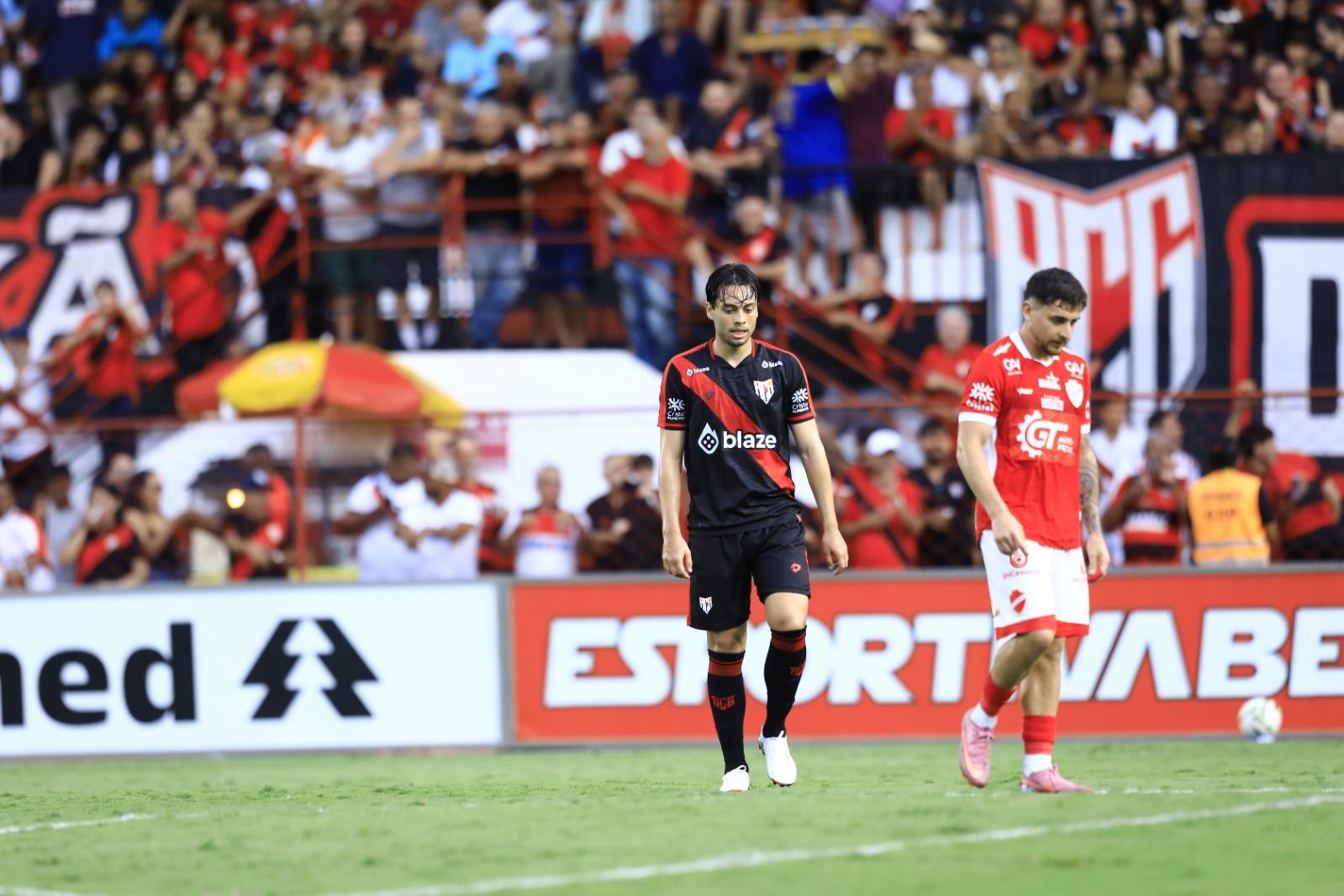 “Sandálias da humildade” para Atlético e Vila Nova
