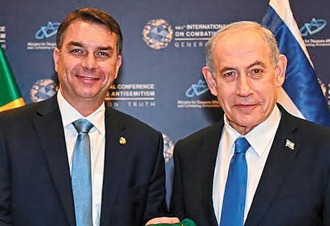 Netanyahu liga para Flávio Bolsonaro, parabeniza por primeiro turno e convida candidato a visitar Israel