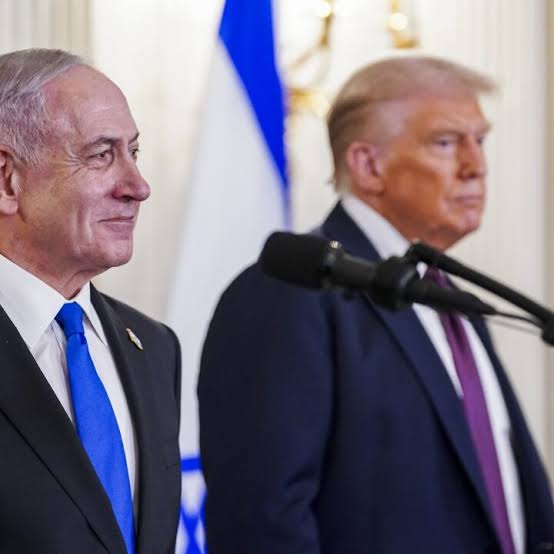 Netanyahu divulga ligação com Trump e recebe apoio formal à reeleição a uma semana das eleições em Israel. Trump publicou carta no Truth Social declarando apoio total