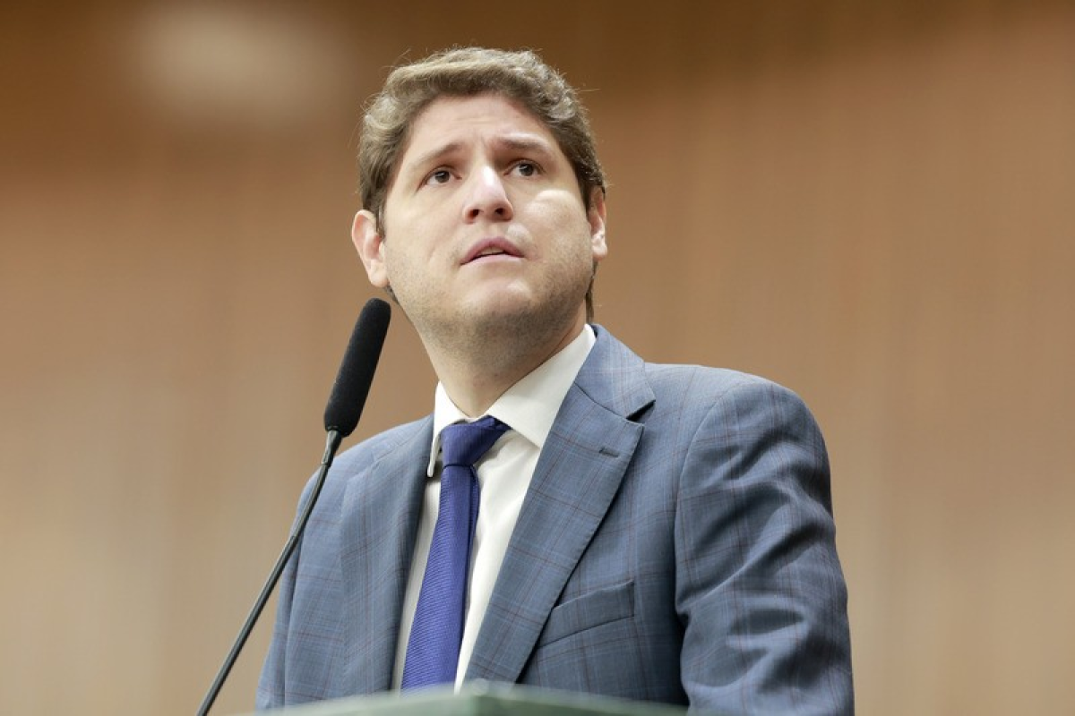 Partidos abaixo da cláusula de barreira elegem nove estaduais e um federal em Goiás