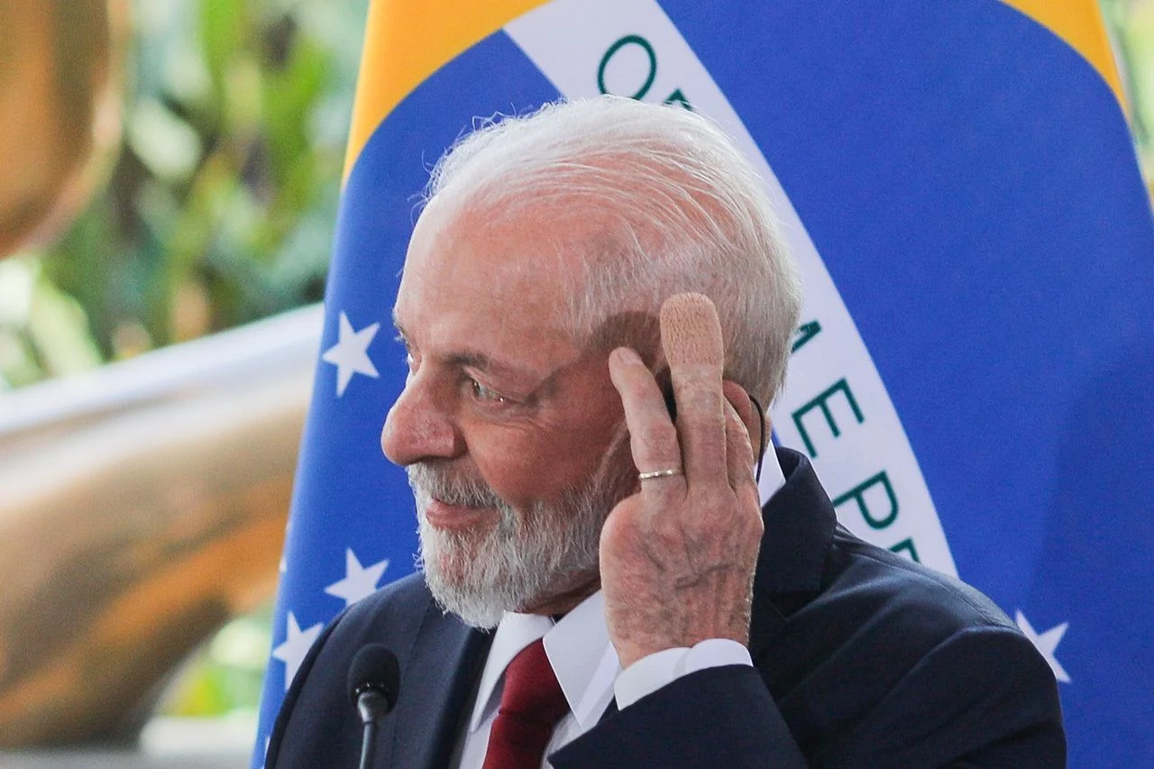 Como Lula perdeu o dedo? Acidente do presidente é mencionado por Flávio Bolsonaro