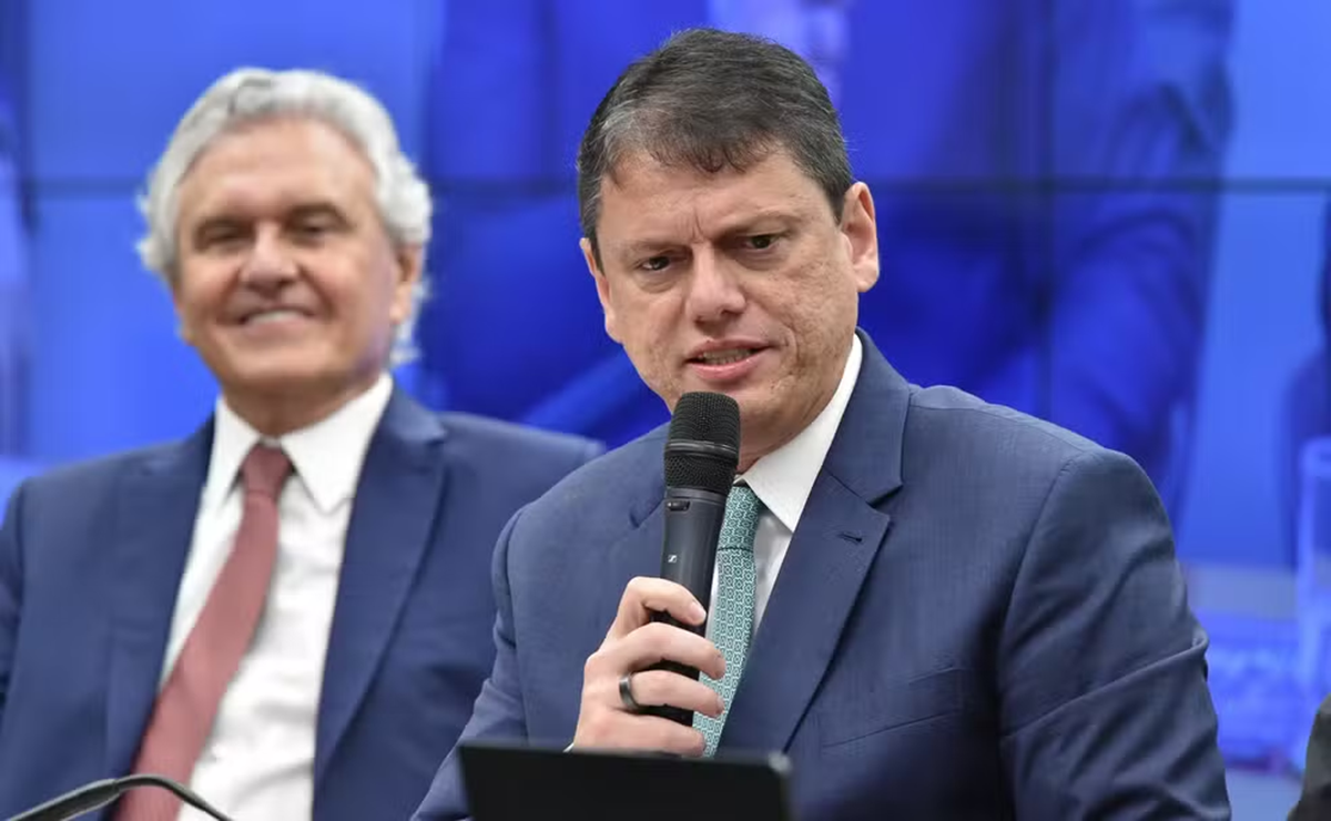 Tarcísio confirma participação no ato de Flávio, Caiado e Daniel em Goiânia