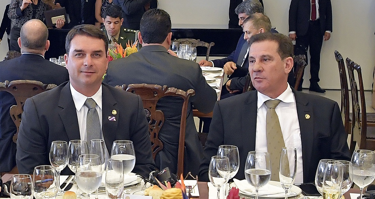 Vanderlan declara apoio a Flávio Bolsonaro após conversas com Caiado e Daniel